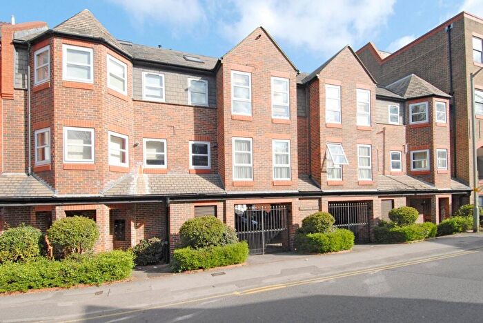 2 Bedroom Flat To Rent In C Westminster Court, Sydenham Road, Guildford, GU1
