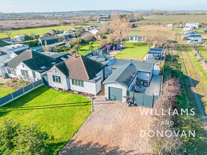 3 Bedroom Detached Bungalow For Sale In Pudsey Hall Lane, Canewdon, Rochford, SS4