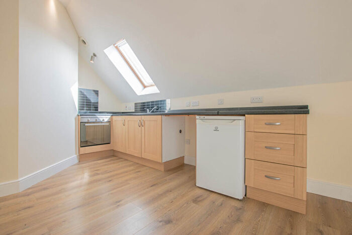 2 Bedroom Apartment To Rent In High Street, Hoddesdon, EN11