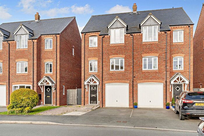 4 Bedroom Semi Detached House For Sale In Stryd Y Barcud, Ruthin, LL15