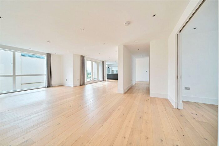 3 Bedroom Flat To Rent In Granville Court, Granville Road, Bath, Somerset, BA1