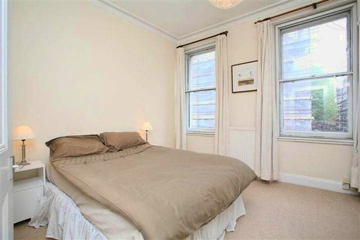 3 Bedroom Flat To Rent In Earls Court Road, London, SW5