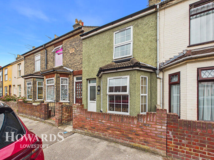 3 Bedroom Terraced House For Sale In Avondale Road, Lowestoft, NR32