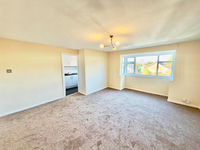 2 Bedroom Apartment To Rent In High Ash Drive, Leeds, LS17