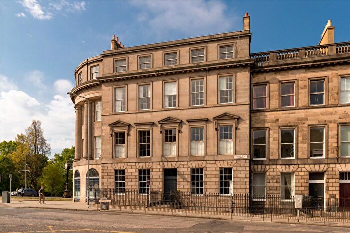 3 Bedroom Apartment For Sale In Elm Row, Edinburgh, Midlothian, EH7