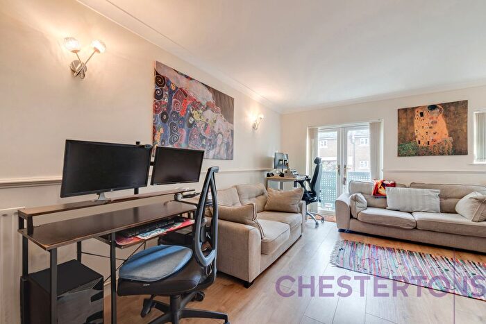 3 Bedroom Property To Rent In Arden Crescent, Millwall, E14