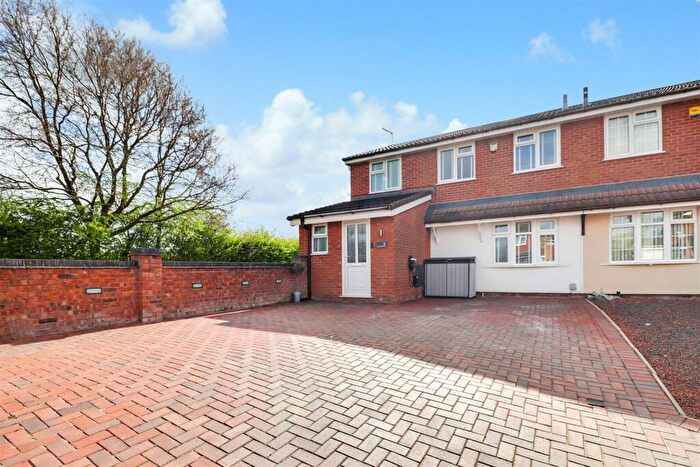 3 Bedroom Semi-Detached House For Sale In Buttermere Drive, Crewe, CW1