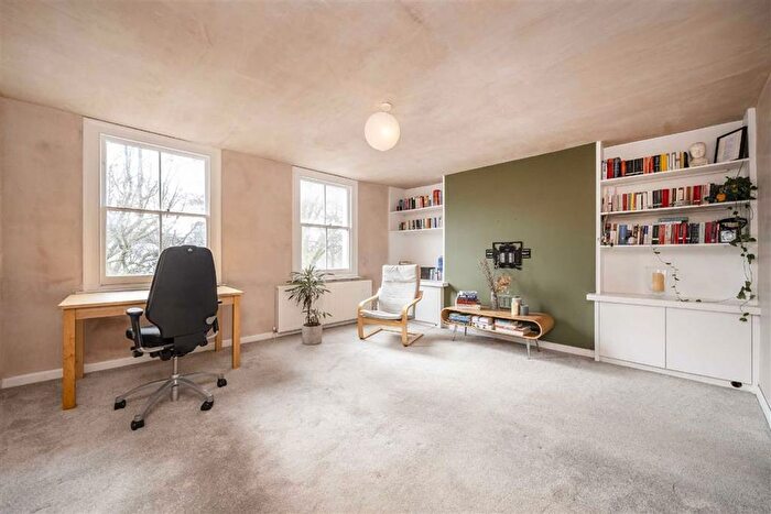 2 Bedroom Flat For Sale In Ford Square, London, E1