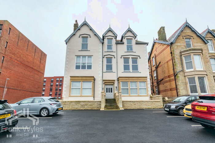 1 Bedroom Flat To Rent In Clifton Drive North, St. Annes, FY8