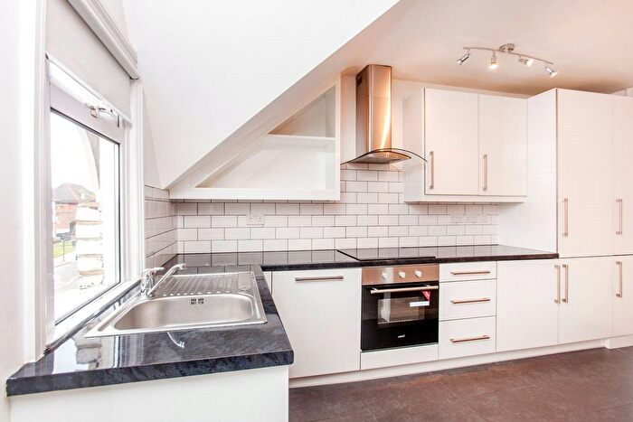 2 Bedroom Flat To Rent In Cricklewood Lane, Childs Hill, NW2