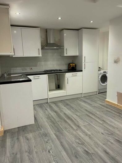 2 Bedroom Flat To Rent In Pemberton Road, London, N4