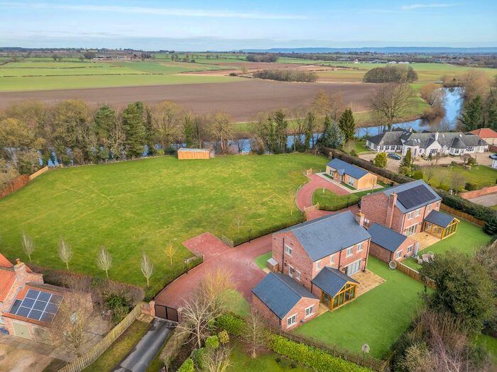4 Bedroom Detached House For Sale In Bar Lane, Roecliffe, YO51