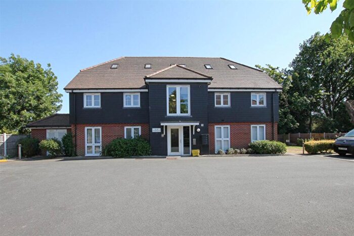 1 Bedroom Apartment For Sale In Whitefield Way, Kelvedon Hatch, CM15