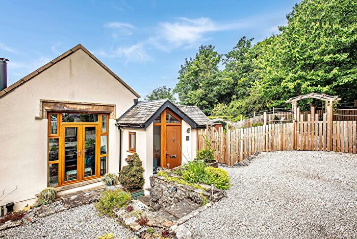 3 Bedroom Cottage For Sale In Cove Road, Silverdale, LA5