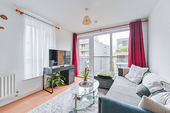 2 Bedroom Flat To Rent In Norman Road, Greenwich, London, SE10