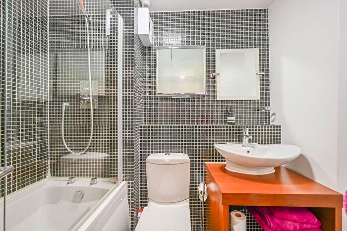 1 Bedroom Flat To Rent In Royal Mint, Tower Hill, London, E1