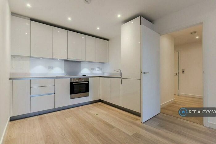 1 Bedroom Flat To Rent In Pinnacle Apartments, Croydon, CR0