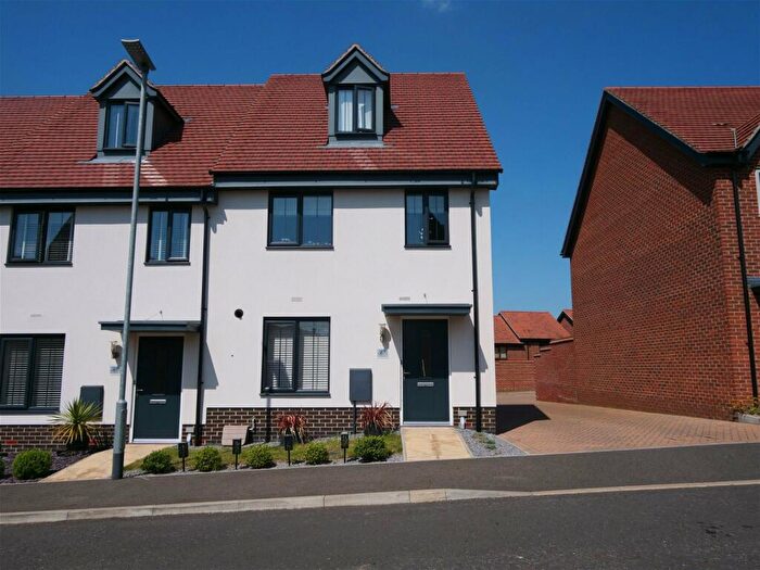 3 Bedroom End Of Terrace House For Sale In Baines Way, Framlingham, Suffolk, IP13