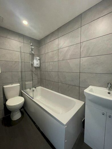 2 Bedroom Flat To Rent In Village Court, Whitworth, Rochdale, Lancashire, OL12