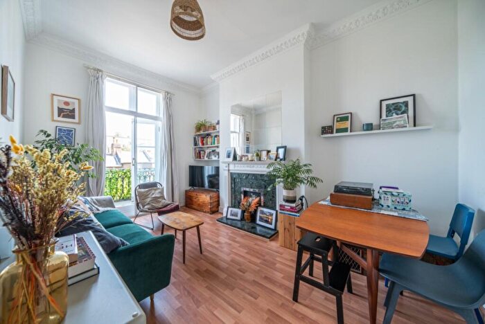 1 Bedroom Flat To Rent In Gipsy Hill, London, SE19