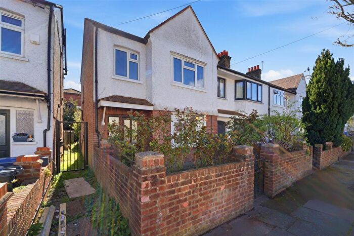 3 Bedroom End Terrace House For Sale In Netheravon Road, Hanwell, W7