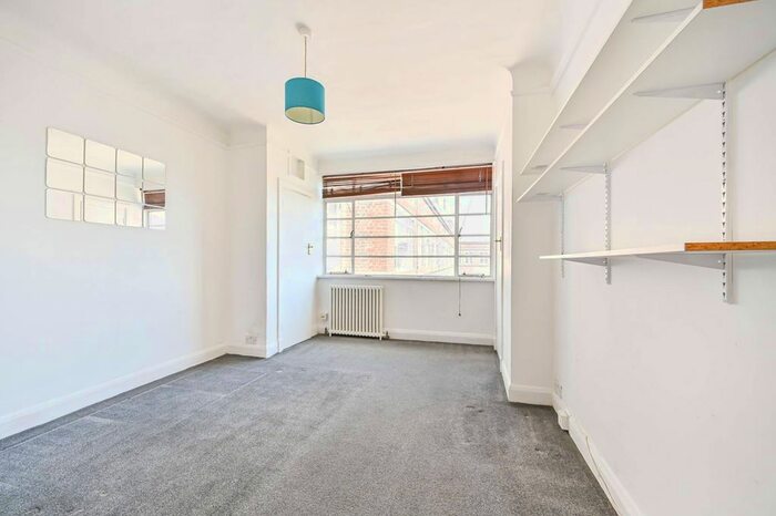 Studio To Rent In Du Cane Court, Balham, London, SW17