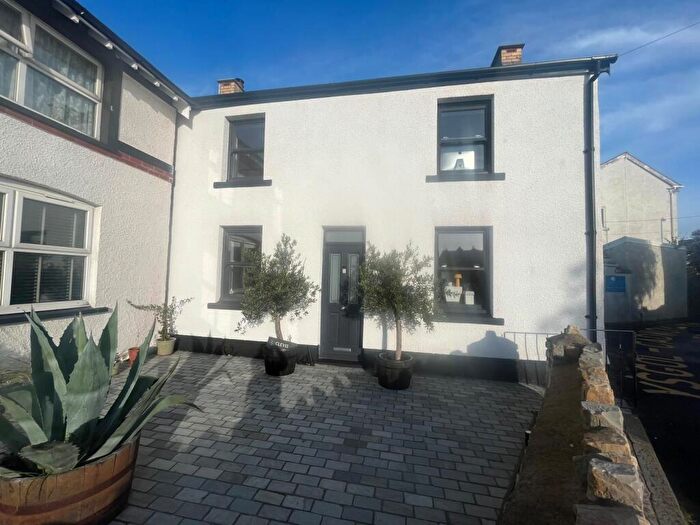 2 Bedroom Detached House To Rent In Clevis Lane, Porthcawl, CF36