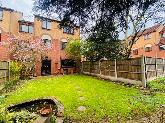 2 Bedroom Flat To Rent In Bellcroft, Brindley Place, Birmingham City Centre, B16