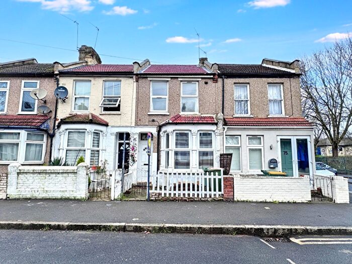 2 Bedroom Property To Rent In Dore Avenue, Manor Park, E12