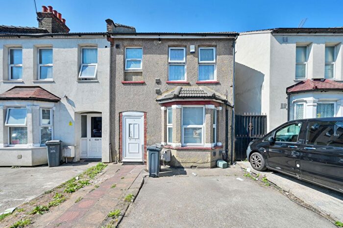 4 Bedroom Terraced House For Sale In Kingsley Road, Hounslow, Hounslow, TW3