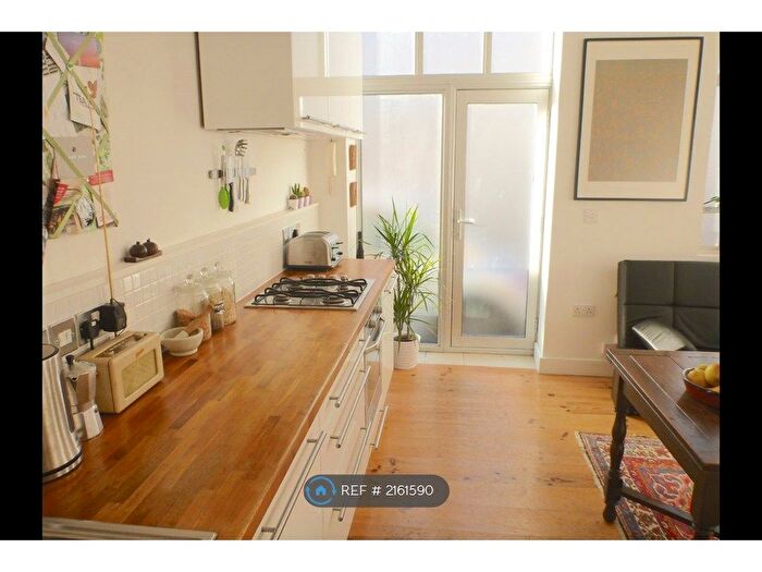 1 Bedroom Flat To Rent In Bradbury Mews, London, N16