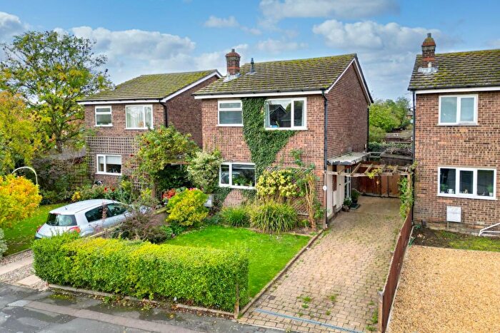 2 Bedroom Detached House For Sale In Michigan Road, St. Ives, Cambridgeshire, PE27