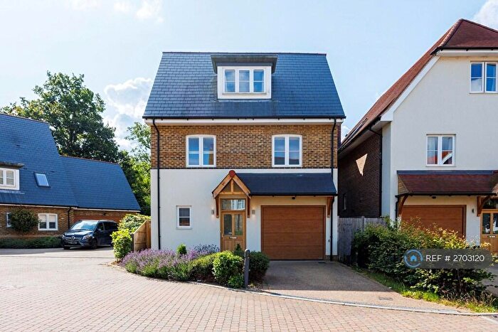 4 Bedroom Detached House To Rent In Chigwell Grange, Chigwell, IG7