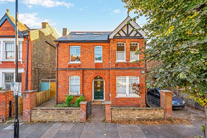 2 Bedroom Flat To Rent In Grafton Road, London, W3