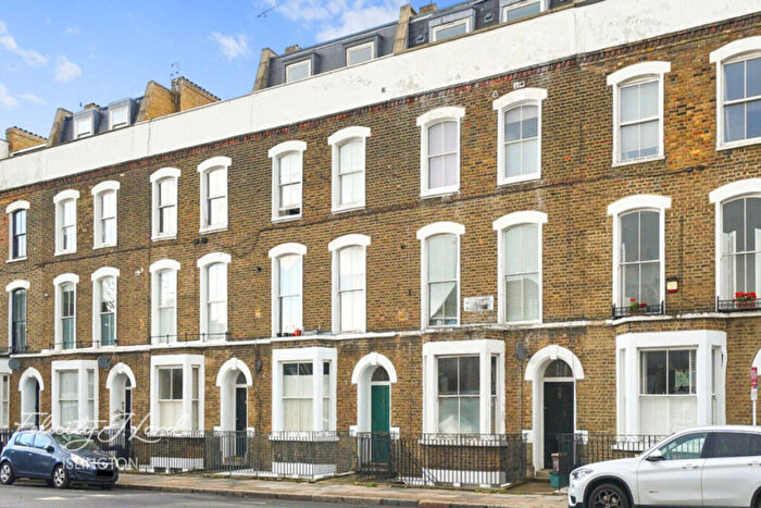 2 Bedroom Flat For Sale In Westbourne Road, London, N7