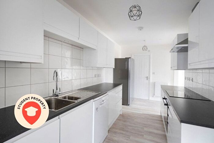 6 Bedroom Semi Detached House To Rent In Shetland Road, Southmead, Bristol, Bristol, BS10