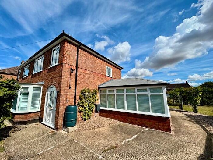 3 Bedroom Semi-Detached House For Sale In Southlands Avenue Louth, LN11