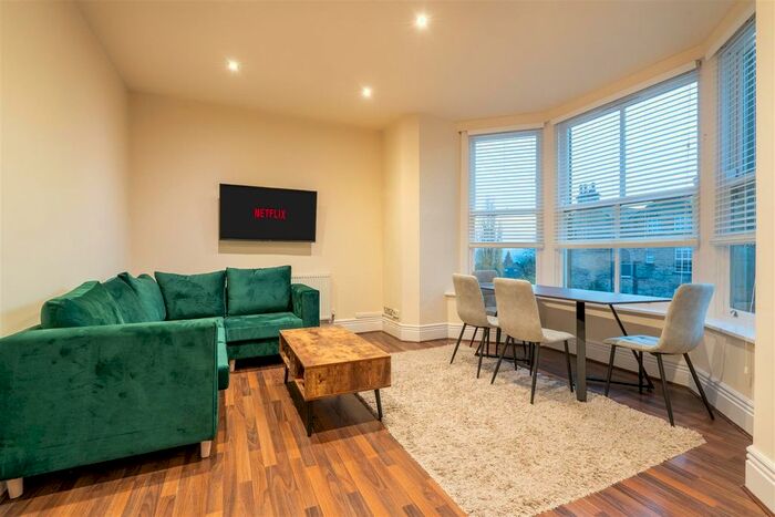 3 Bedroom Flat To Rent In Flat, Lawson Road, Sheffield, S10