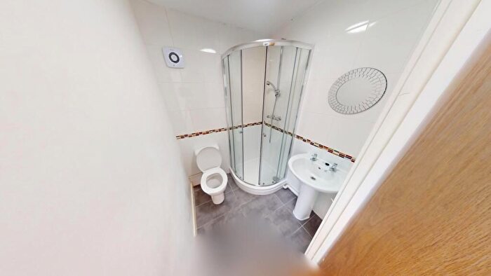 4 Bedroom Semi-Detached House To Rent In Kilbourn Street, Nottingham, NG3