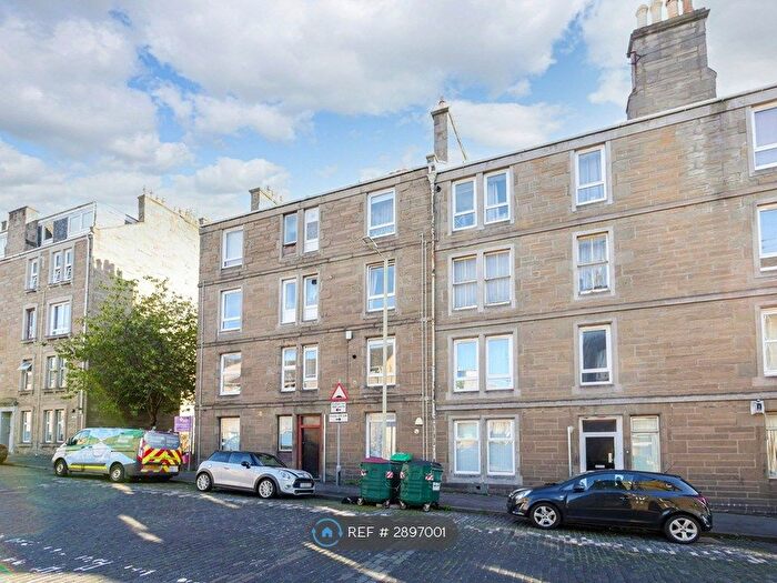 2 Bedroom Flat To Rent In Morgan St, Dundee, DD4