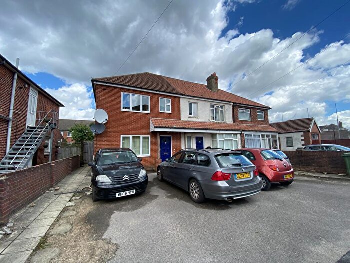 1 Bedroom Flat To Rent In Quayside Road Flat A, SO18