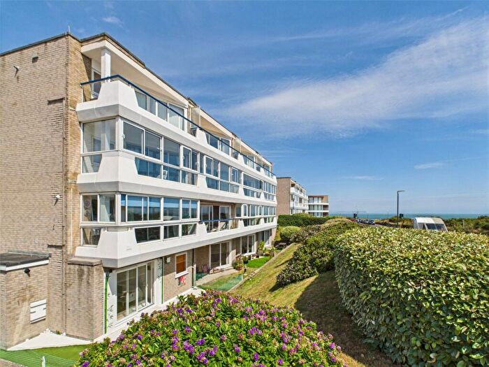 3 Bedroom Apartment For Sale In Stourwood Avenue, Bournemouth, Dorset, BH6