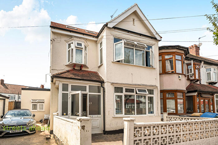 7 Bedroom Semi Detached House For Sale In Goldwell Road, Thornton Heath, CR7