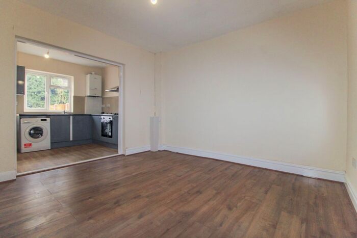 4 Bedroom End Of Terrace House To Rent In Maybank Avenue, Sudbury, Harrow, HA0
