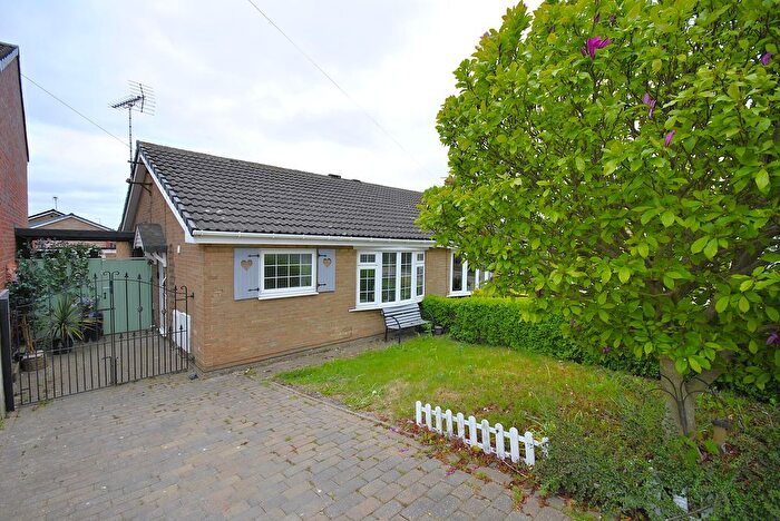 2 Bedroom Semi-Detached Bungalow For Sale In Saffron Close, Tickhill, Doncaster, DN11