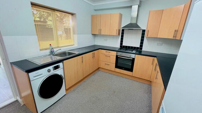 2 Bedroom Flat To Rent In Uxbridge Road, Stanmore/ Harrow, HA3