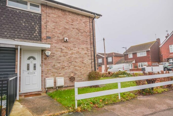 2 Bedroom Flat To Rent In Prittlewell Chase, Westcliff-On-Sea, SS0