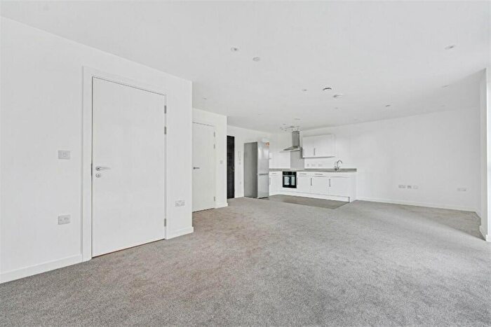 2 Bedroom Flat To Rent In Beacon Place, Milton Keynes, Buckinghamshire, MK2