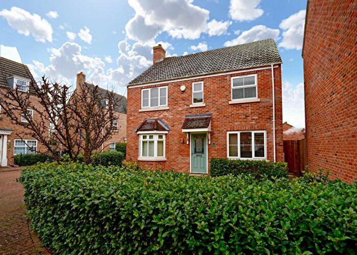 4 Bedroom Detached House For Sale In Howell Drive, Sapley, Huntingdon, PE28