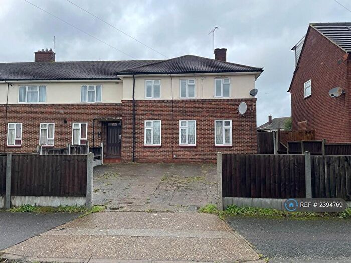 1 Bedroom Flat To Rent In Callan Grove, South Ockendon, RM15